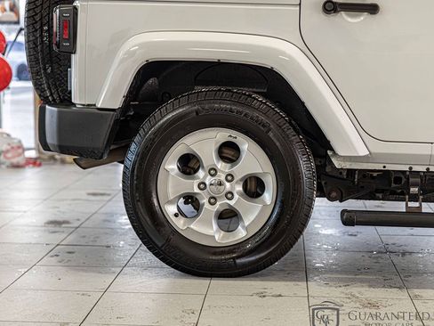 Used 2015 Jeep Wrangler Unlimited Sahara image 10