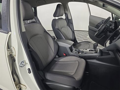 Used 2024 Subaru Crosstrek 2.0i Premium image 18