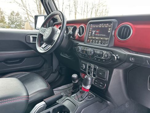 Used 2020 Jeep Wrangler Unlimited Rubicon w/ Dual Top Group AWD/4WD image 36