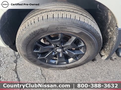 Certified 2020 Nissan Frontier SV w/ Midnight Edition Floor Mats image 31
