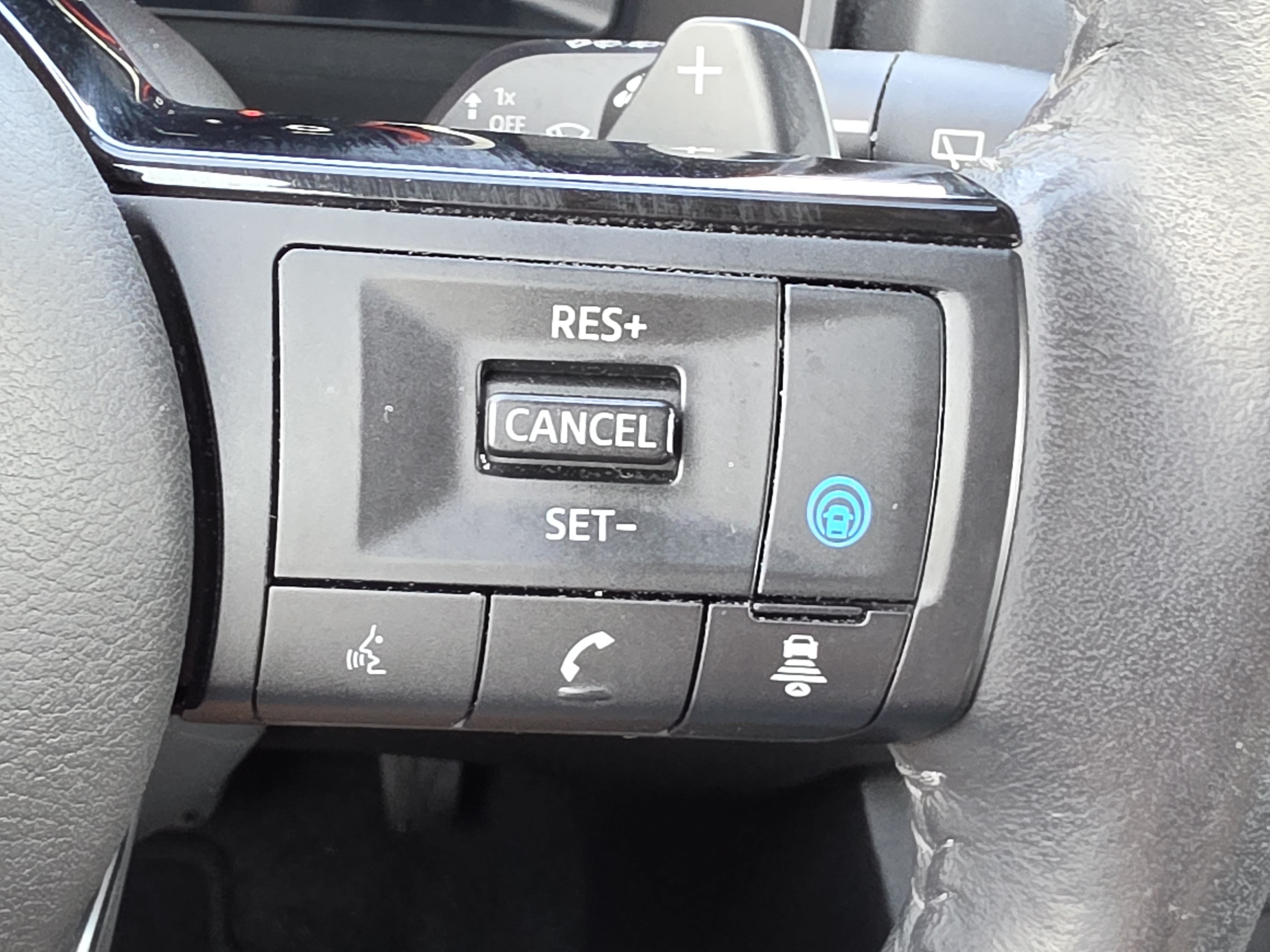 Used 2024 Nissan Rogue SL FWD image 16