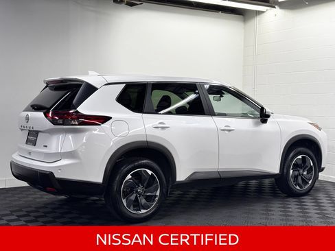 Certified 2025 Nissan Rogue SV AWD/4WD image 2