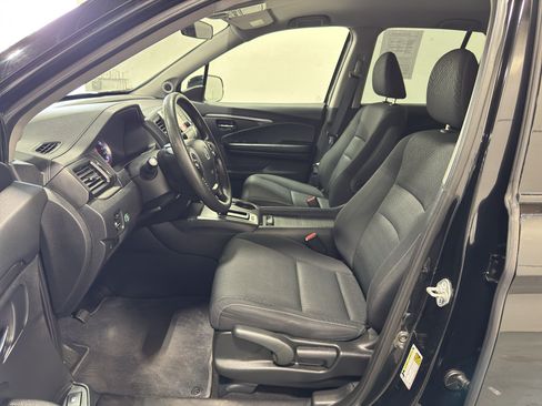 Used 2017 Honda Ridgeline Sport image 25