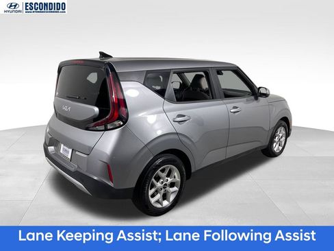 Used 2023 Kia Soul LX w/ LX Technology Package FWD image 6