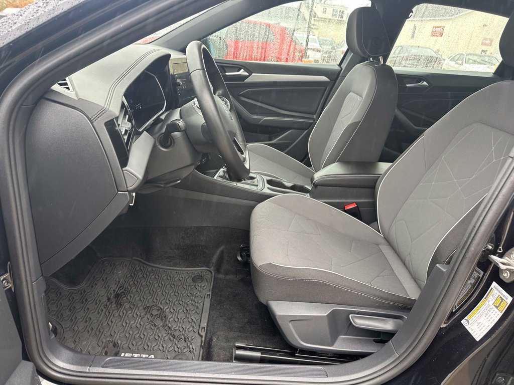 Used 2026 Volkswagen Jetta Sport FWD image 14