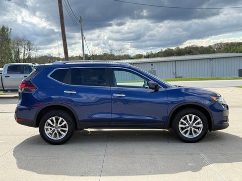 Used 2018 Nissan Rogue SV AWD/4WD image 16