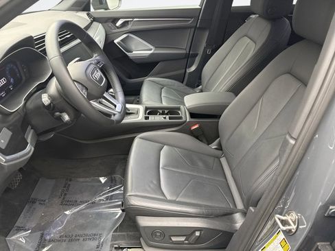 Used 2020 Audi Q3 2.0T Premium w/ Convenience Package image 11