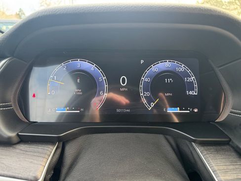 Used 2023 Jeep Grand Cherokee Limited image 26