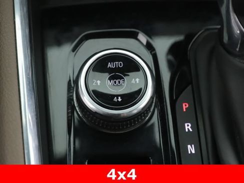 Used 2024 GMC Canyon Denali AWD/4WD image 27