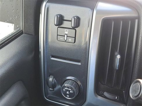 Used 2018 Chevrolet Silverado 1500 LT w/ All Star Edition image 18