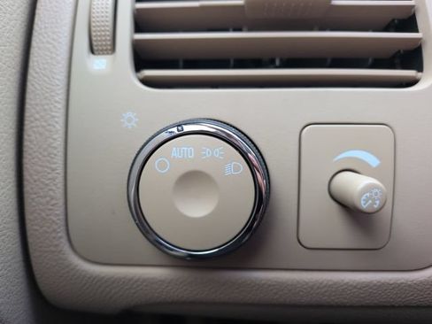 Used 2006 Buick Lucerne CX FWD image 28