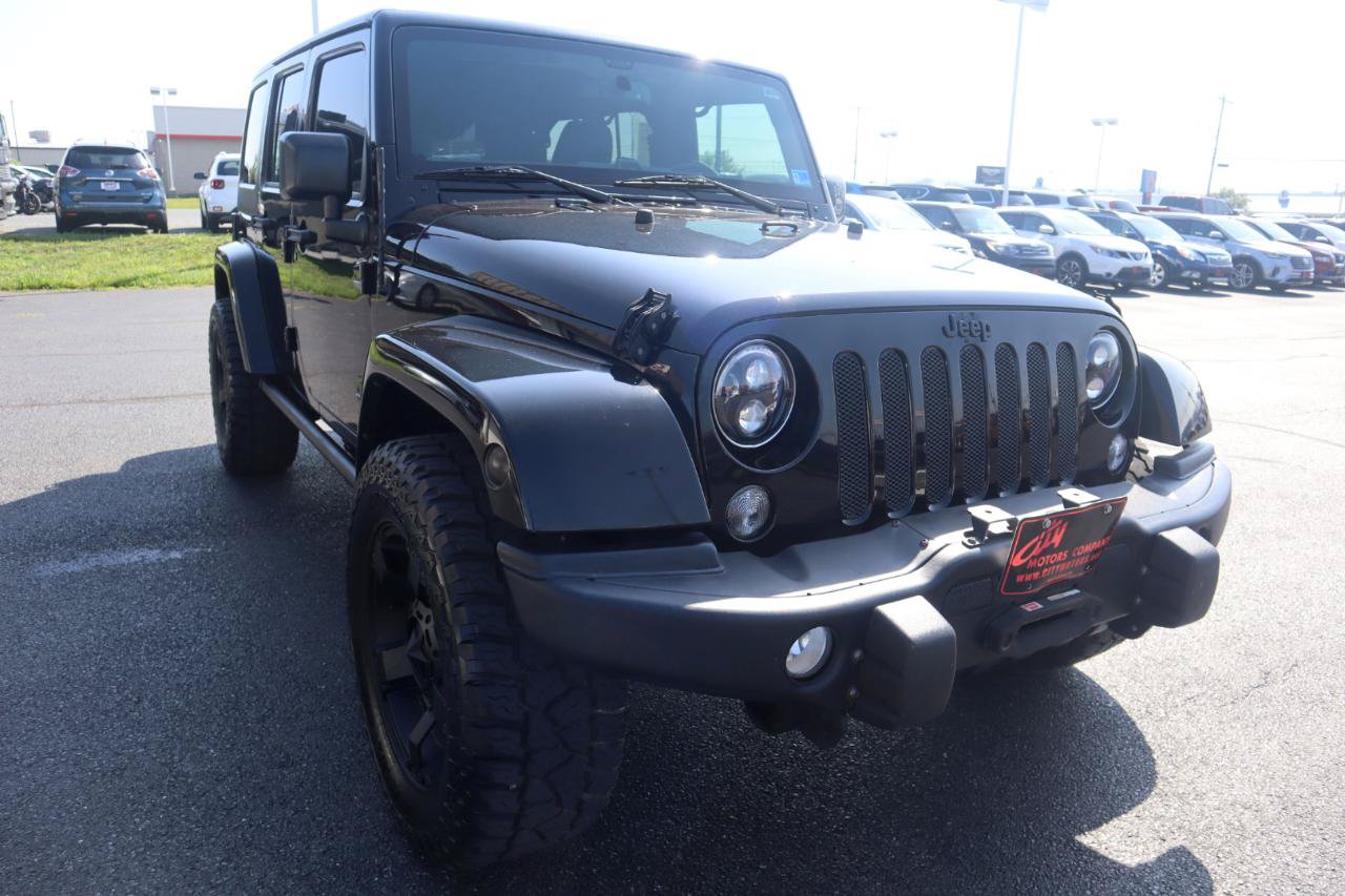 Used 2015 Jeep Wrangler Unlimited Sahara w/ Connectivity Group AWD/4WD image 30