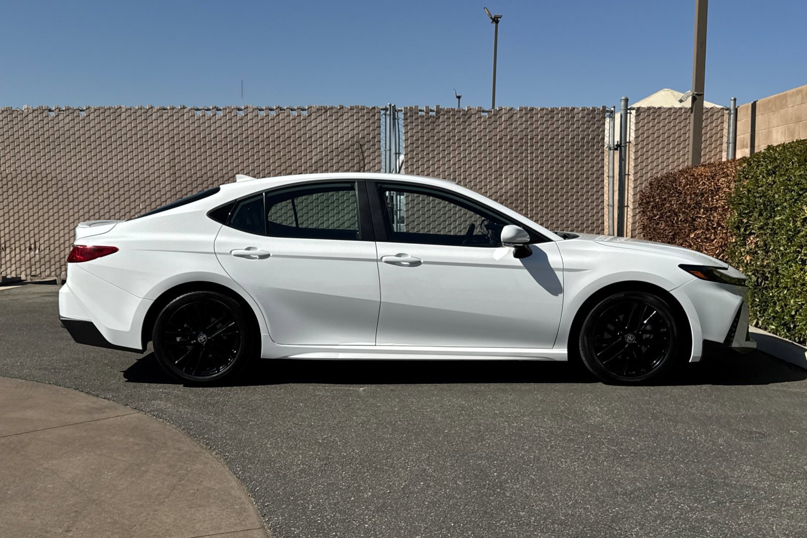 Used 2026 Toyota Camry SE FWD image 3