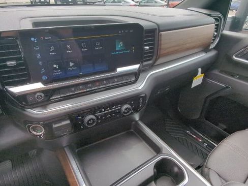 New 2026 Chevrolet Silverado 2500 High Country w/ Midnight Edition AWD/4WD image 18