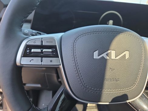 Used 2025 Kia Telluride SX AWD/4WD image 13