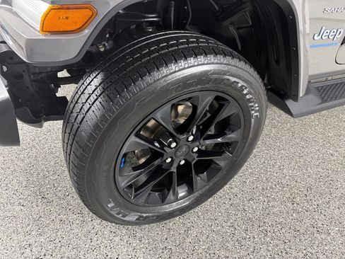 Used 2023 Jeep Wrangler Unlimited Sahara w/ Cold Weather Group AWD/4WD image 30