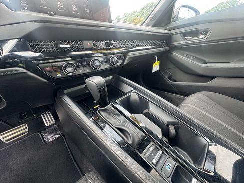 Used 2025 Honda Accord Sport image 12