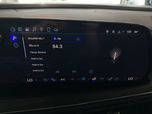 New 2025 Chevrolet Suburban Premier image 19