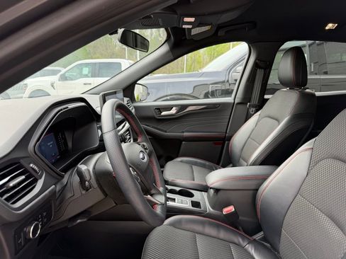 Used 2023 Ford Escape ST-Line w/ Tech Pack #1 AWD/4WD image 10