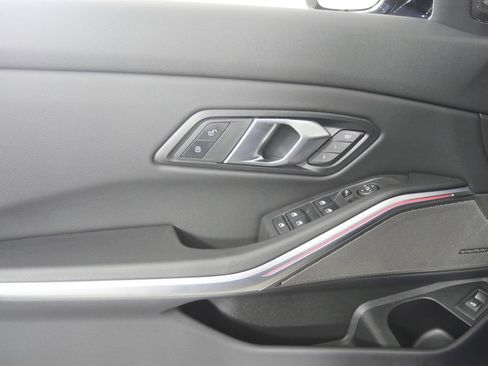 Used 2026 BMW 330i Sedan w/ M Sport Package RWD image 8