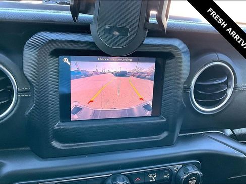 Used 2020 Jeep Gladiator Overland w/ LED Lighting Group image 15