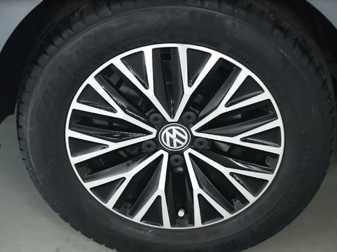 Certified 2021 Volkswagen Jetta SE w/ SE Cold Weather Package image 12