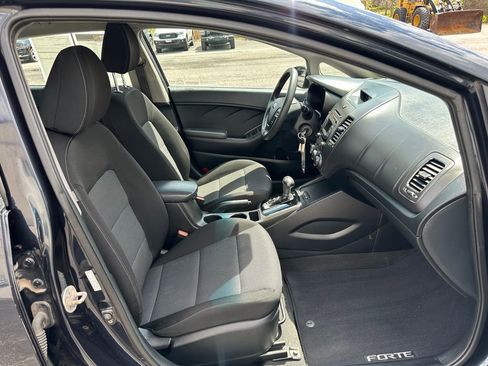 Used 2017 Kia Forte LX FWD image 26