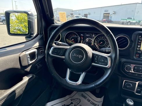 Used 2020 Jeep Gladiator Overland AWD/4WD image 14