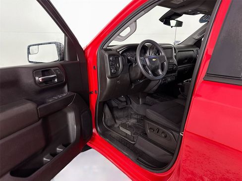 Used 2024 Chevrolet Silverado 1500 Custom image 3