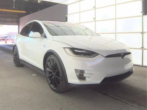 Used 2018 Tesla Model X 75D image 1