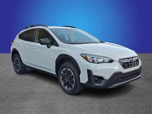 Used 2023 Subaru Crosstrek 2.0i image 3