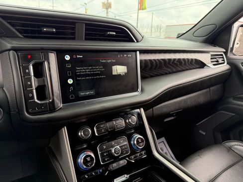 Used 2022 GMC Yukon Denali AWD/4WD image 13