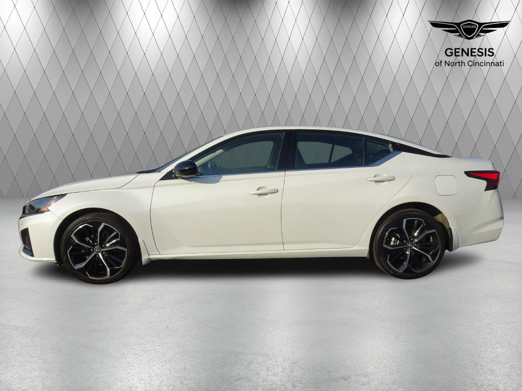 Used 2024 Nissan Altima 2.5 SR AWD/4WD image 2