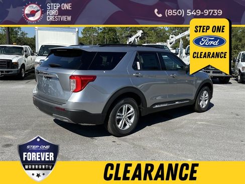 New 2024 Ford Explorer XLT w/ Equipment Group 202A image 6