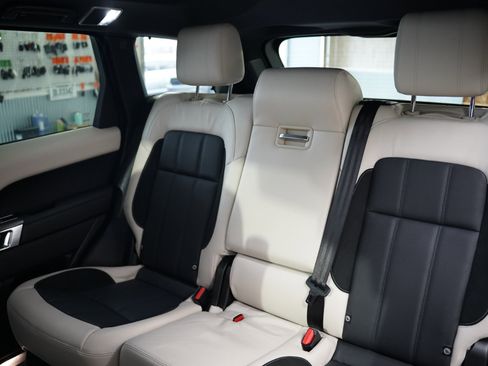 Used 2022 Land Rover Range Rover Sport HST image 32