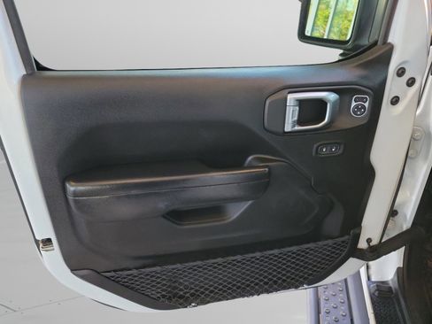 Used 2020 Jeep Wrangler Unlimited Sport image 27