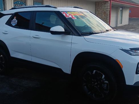 Used 2022 Chevrolet TrailBlazer LT image 3