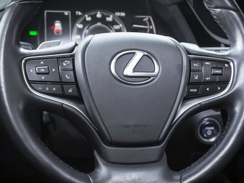 Certified 2022 Lexus ES 300h w/ Premium Package FWD image 13
