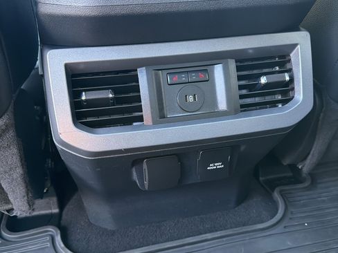 Used 2024 Ford F350 Lariat w/ Sport Appearance Package image 13