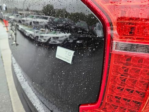 Certified 2023 Volvo XC90 T8 Plus AWD/4WD image 7