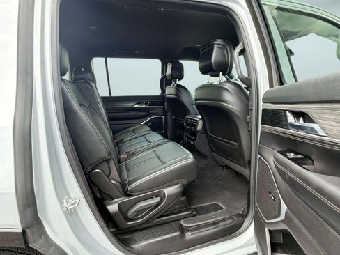 Used 2023 Jeep Wagoneer Series III w/ Preferred Equipment Group AWD/4WD image 26