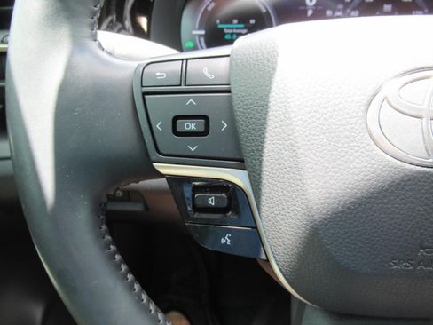 Used 2023 Toyota Crown AWD/4WD image 24