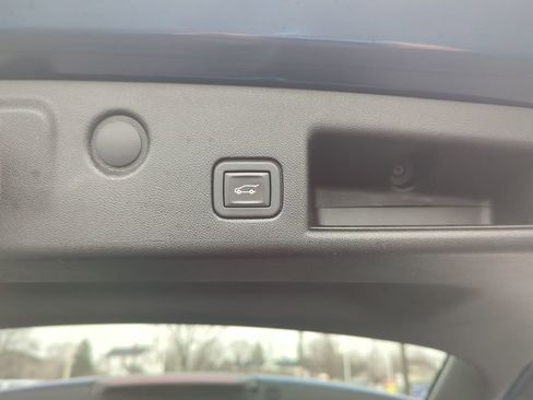 Used 2020 Chevrolet Equinox LT image 10