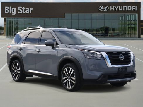 Used 2025 Nissan Pathfinder Platinum image 6