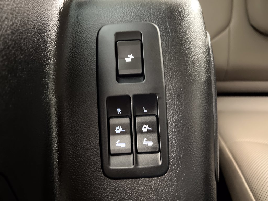 Used 2022 Lexus GX 460 Premium w/ Accessory Package AWD/4WD image 38