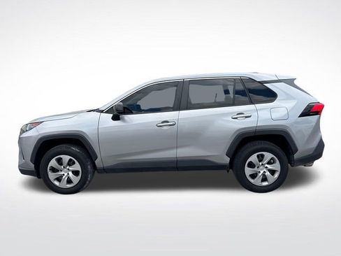 Used 2022 Toyota RAV4 LE AWD/4WD image 2