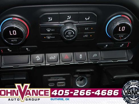 Used 2020 Chevrolet Silverado 2500 LTZ w/ Z71 Off-Road Package AWD/4WD image 39