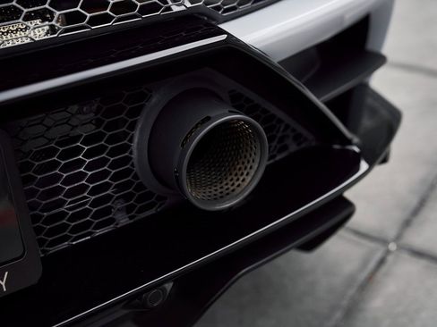 Used 2020 Lamborghini Huracan EVO image 12