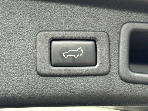 Used 2015 Subaru Forester 2.5i Limited image 47