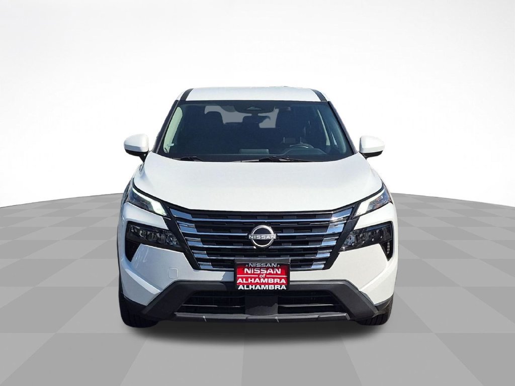 Certified 2025 Nissan Rogue SV FWD image 2